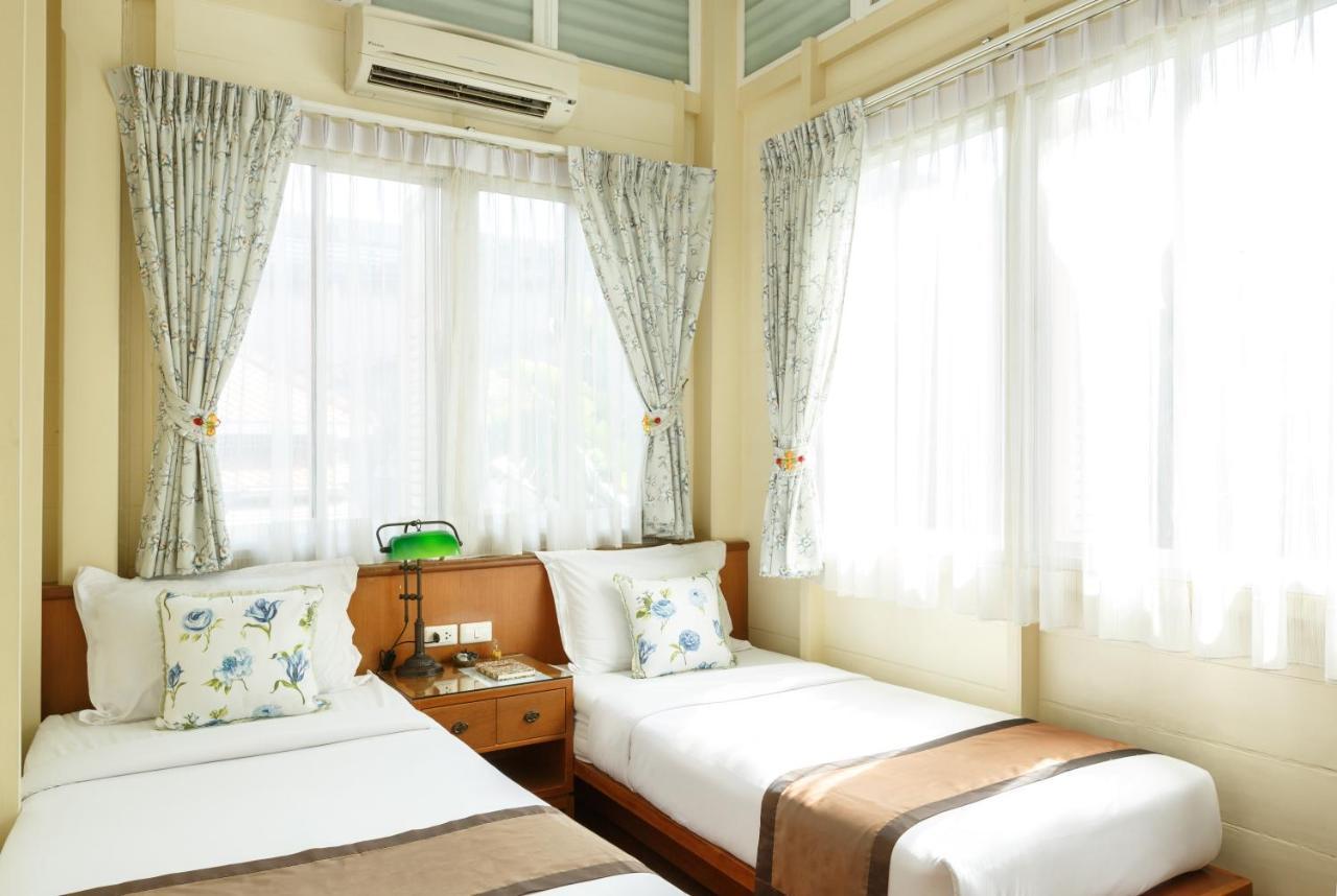 Baan Dinso Hostel Банкок Екстериор снимка