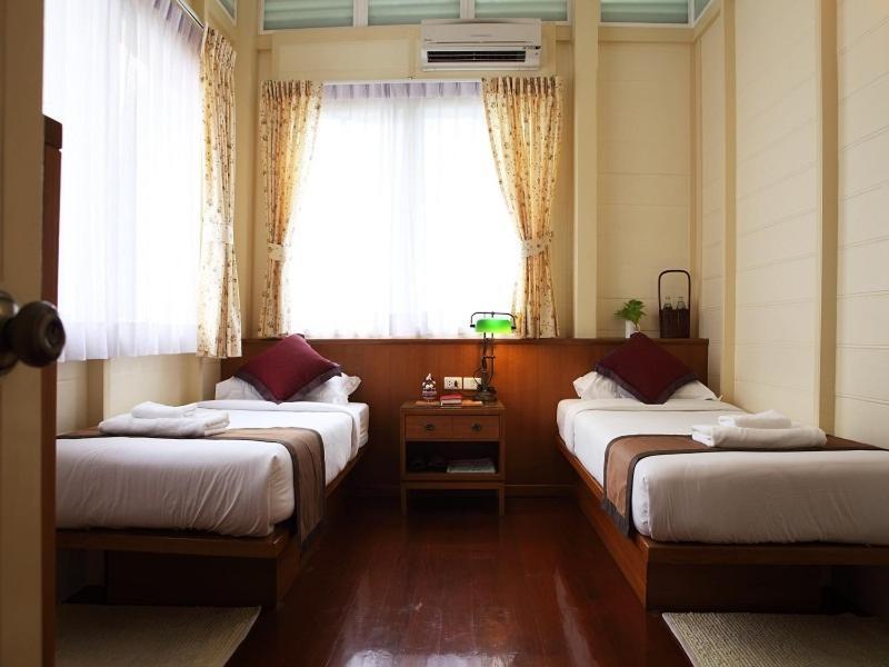 Baan Dinso Hostel Банкок Екстериор снимка