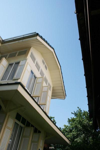 Baan Dinso Hostel Банкок Екстериор снимка