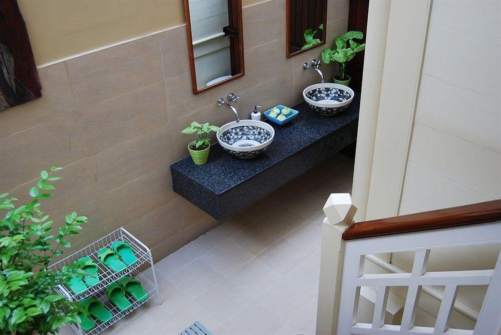 Baan Dinso Hostel Банкок Екстериор снимка