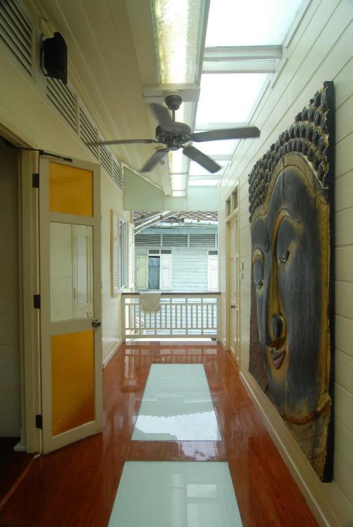 Baan Dinso Hostel Банкок Екстериор снимка