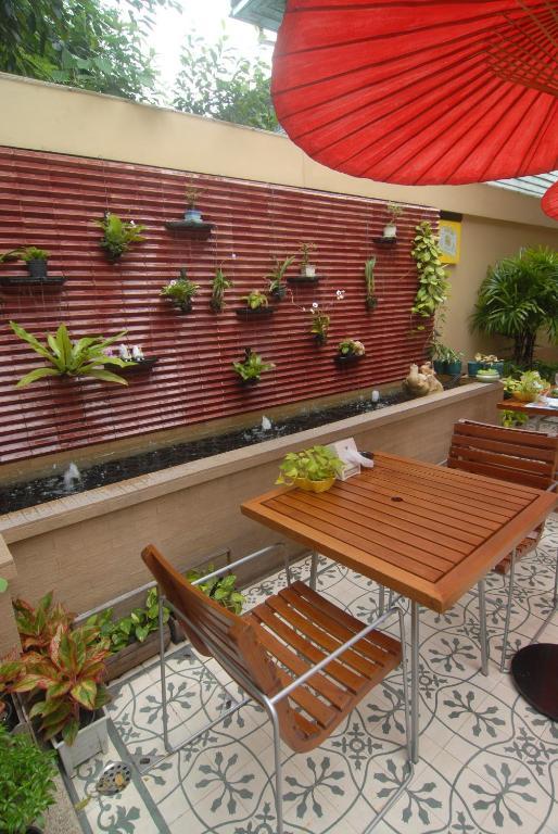 Baan Dinso Hostel Банкок Екстериор снимка