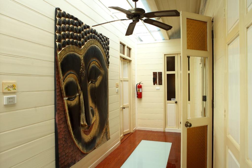 Baan Dinso Hostel Банкок Екстериор снимка